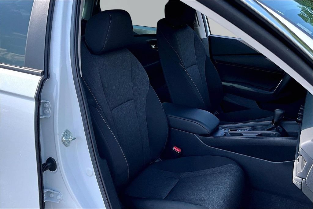 Used 2025 Honda Accord LX image 19