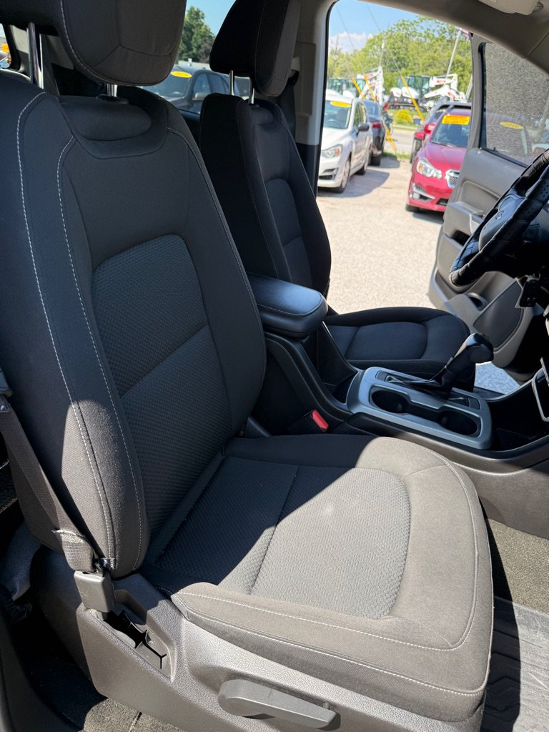 Used 2017 Chevrolet Colorado LT w/ LT Convenience Package RWD image 14