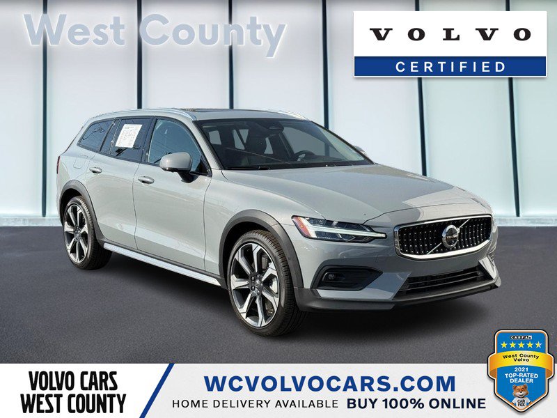 Certified 2025 Volvo V60 B5 Cross Country Ultra AWD/4WD image 1