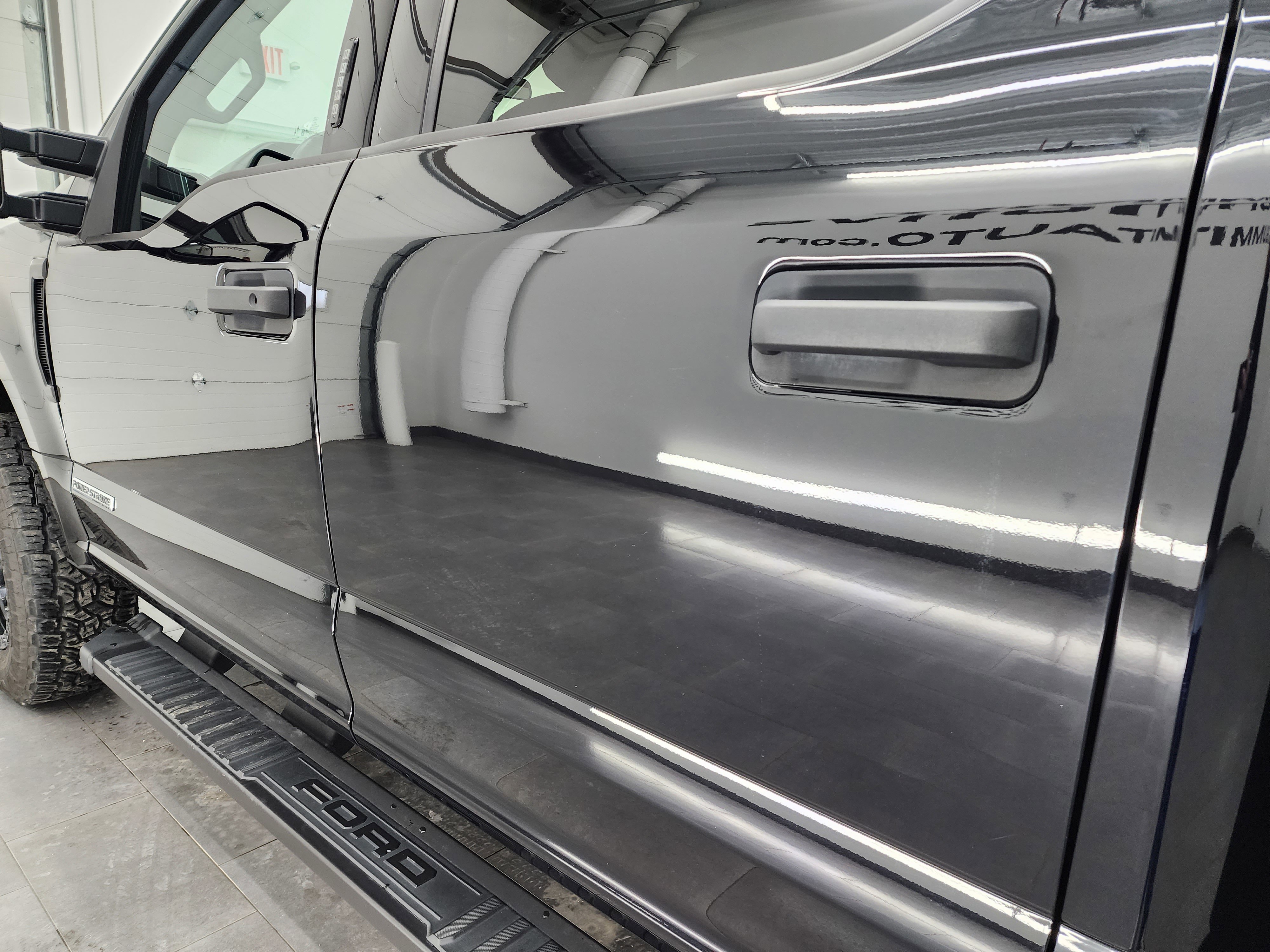 Used 2022 Ford F250 XLT w/ Black Appearance Package image 32