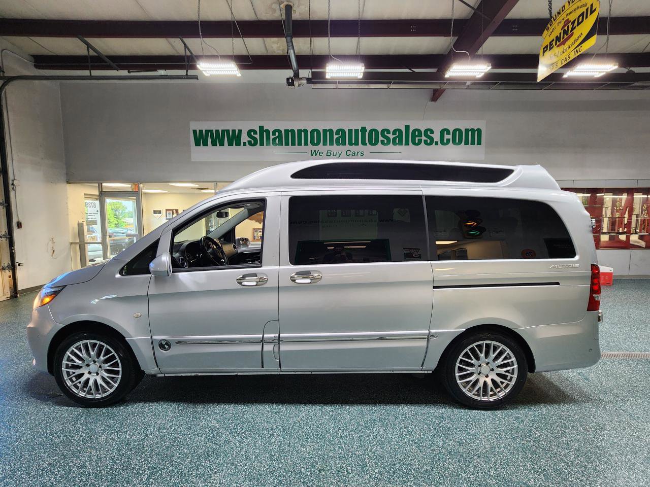 Used 2018 Mercedes-Benz Metris Passenger image 11