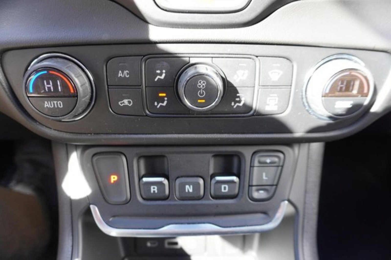 Used 2021 GMC Terrain SLT w/ Infotainment Package II image 29