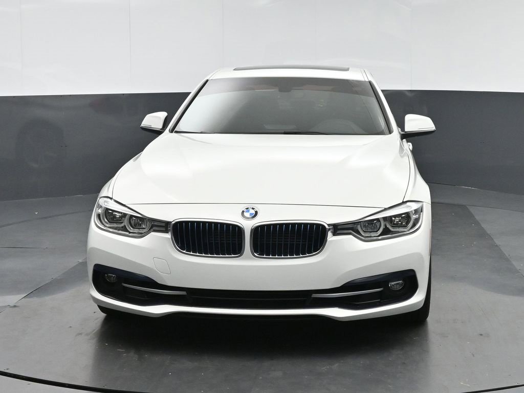 Used 2018 BMW 330e image 2