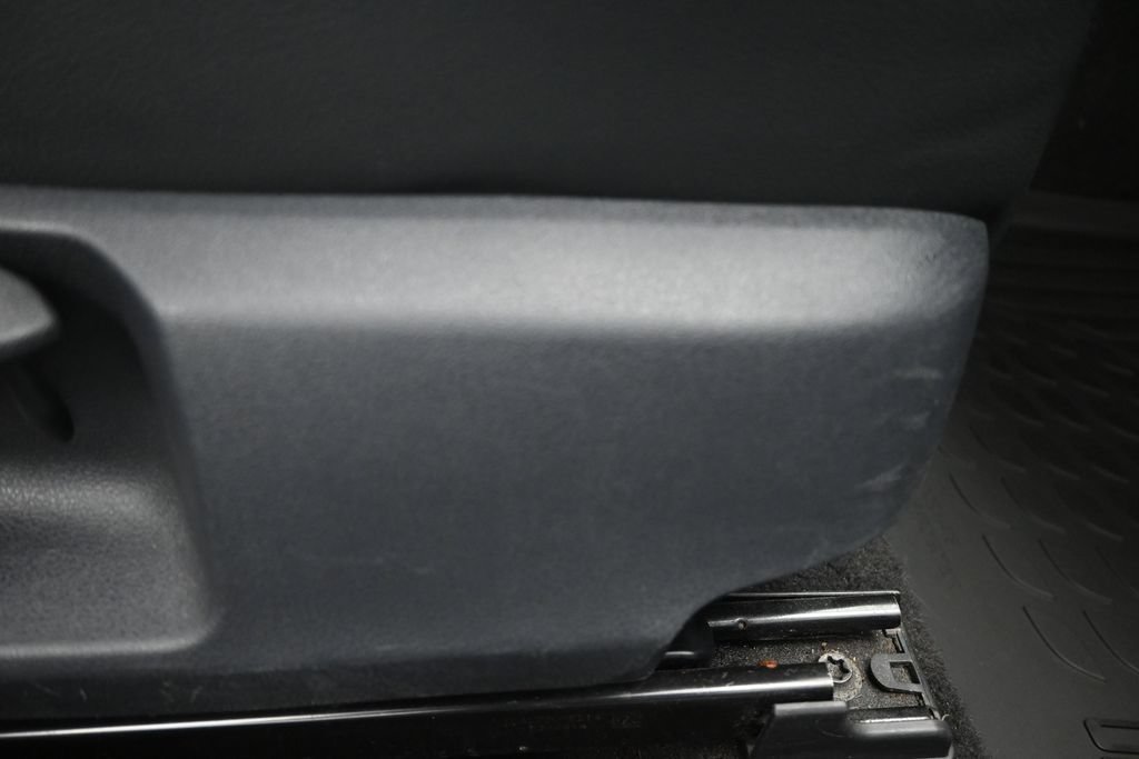 Used 2025 Toyota Camry SE FWD image 12