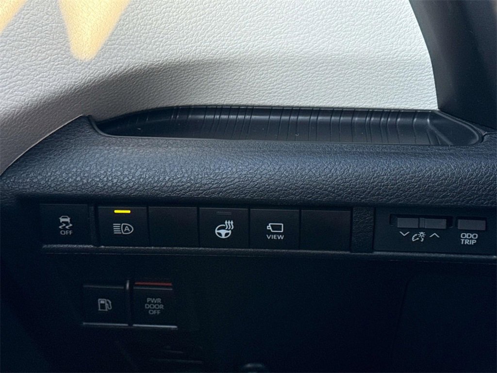 Certified 2023 Toyota Sienna Platinum image 23