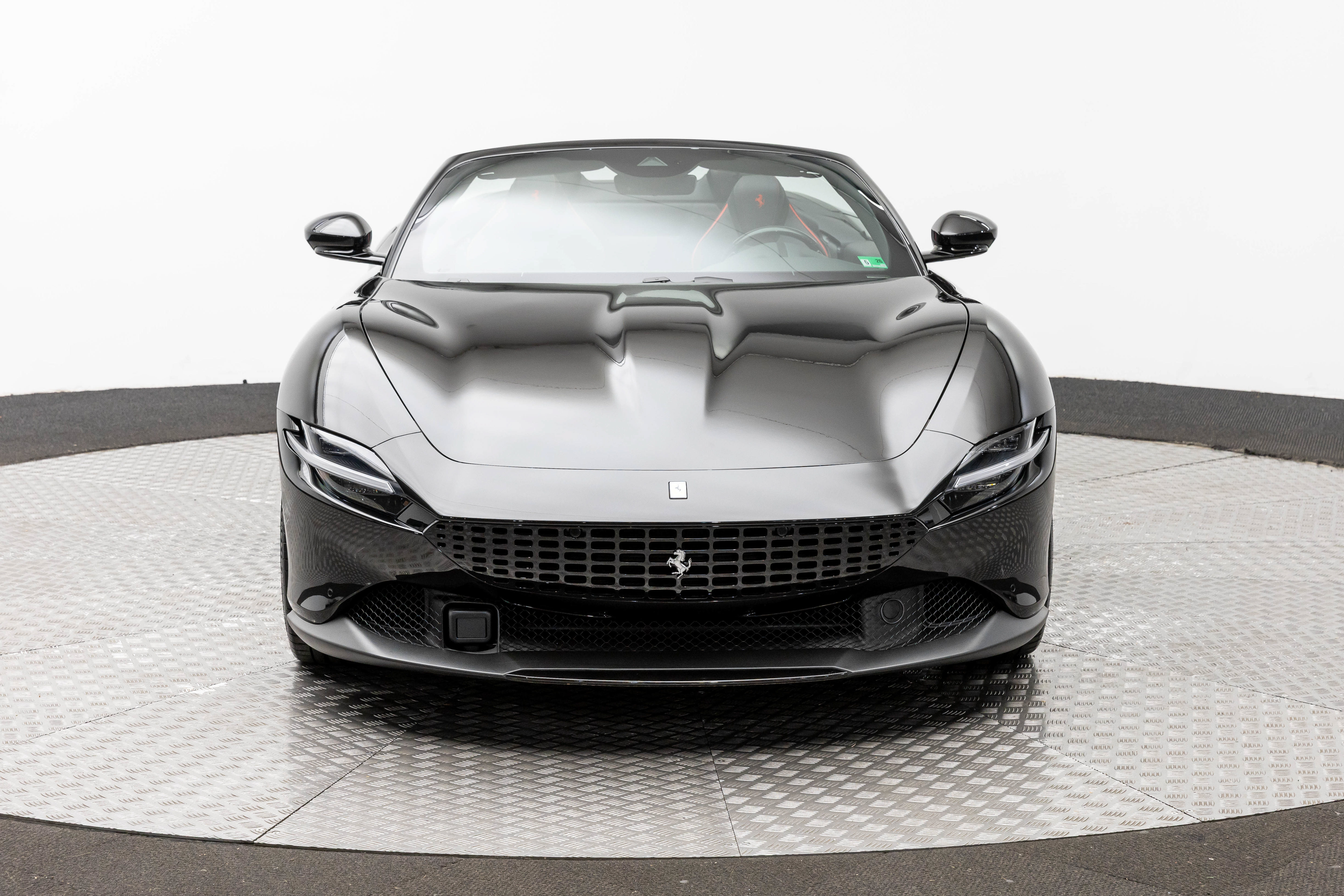Used 2025 Ferrari Roma Spider RWD image 10