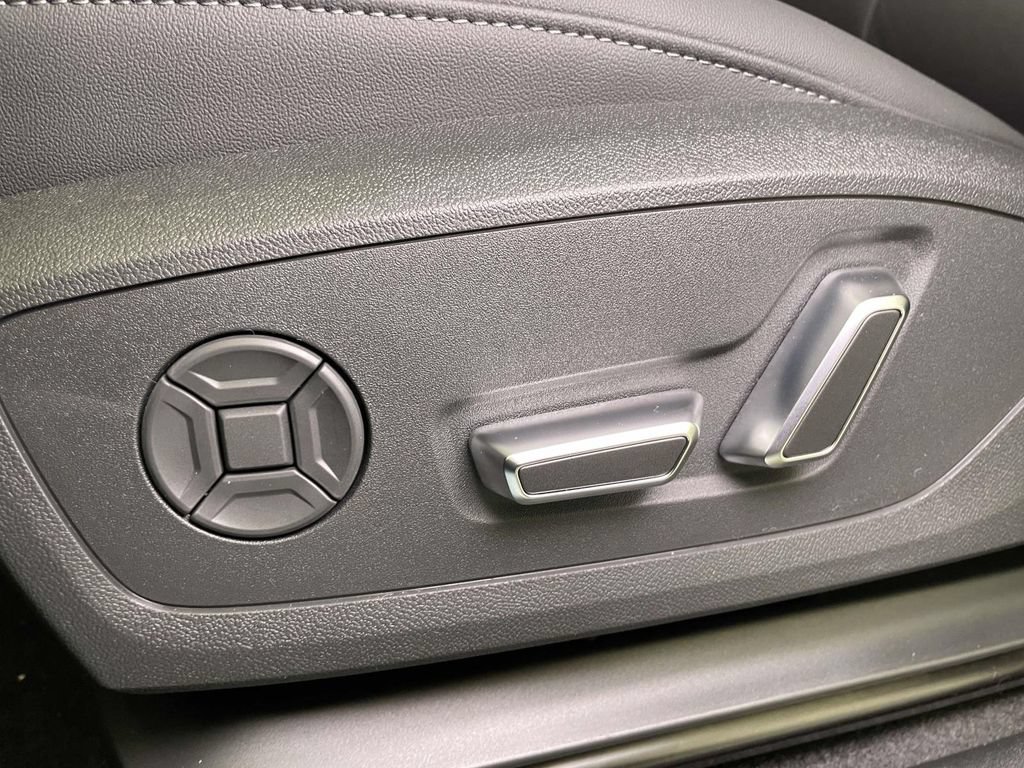 New 2026 Audi Q3 quattro 2.0T AWD/4WD image 17