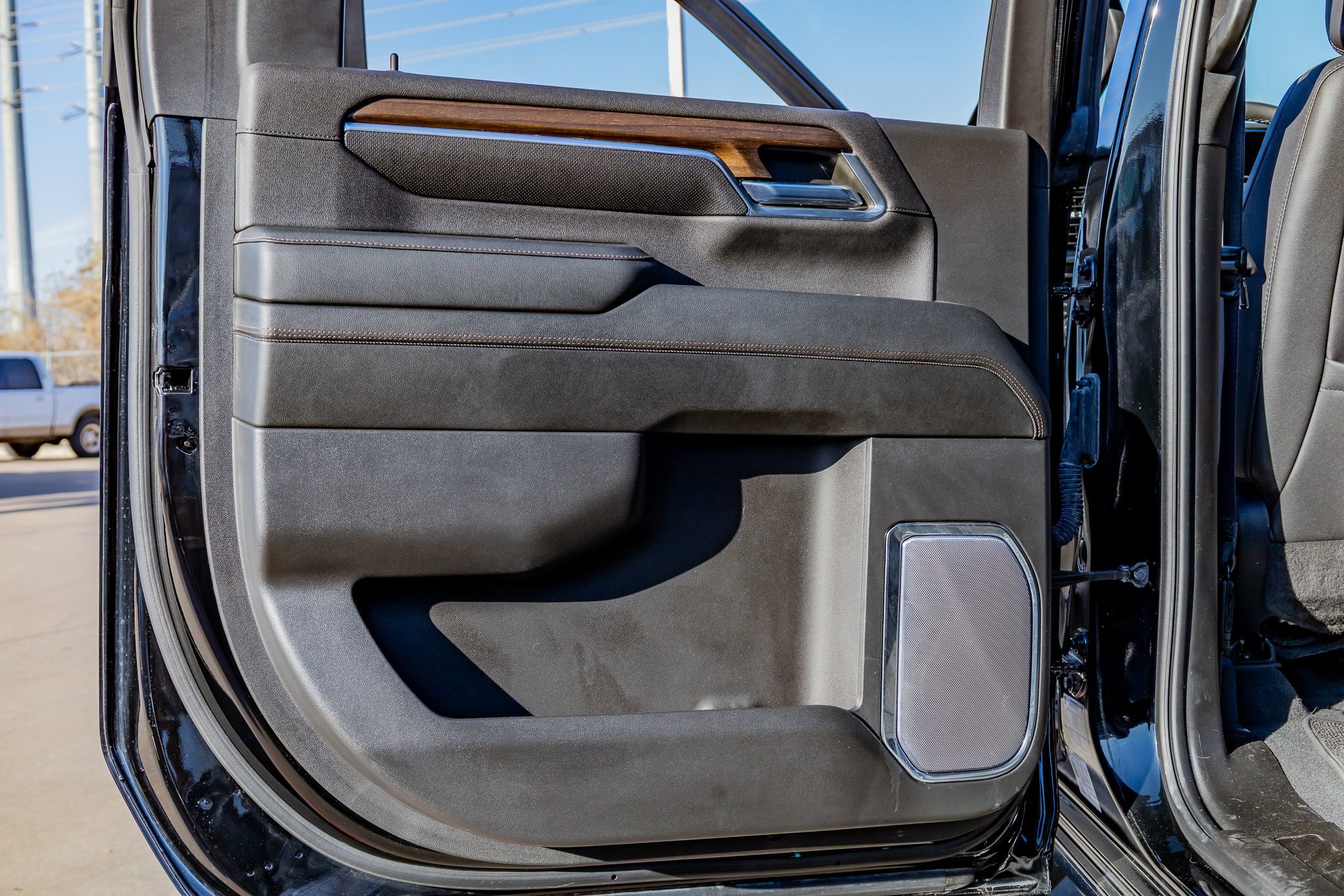 Used 2024 Chevrolet Silverado 3500 High Country w/ Technology Package image 36