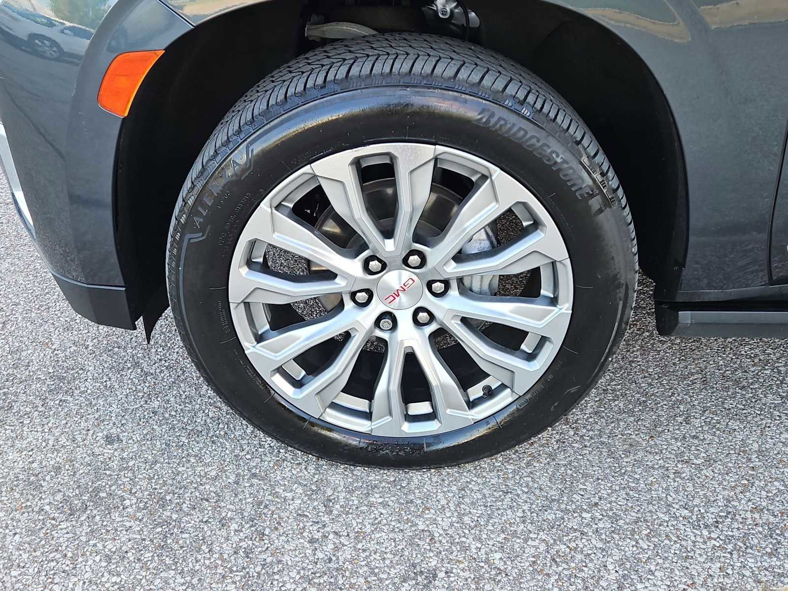 Used 2021 GMC Yukon XL Denali w/ Denali Premium Package image 14