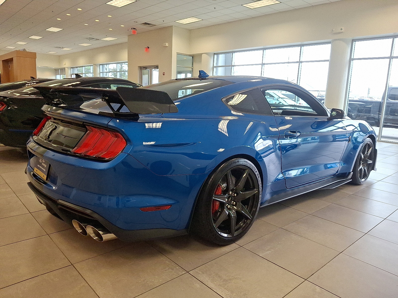 Certified 2021 Ford Mustang Shelby GT500 w/ Carbon Fiber Track Pack image 11