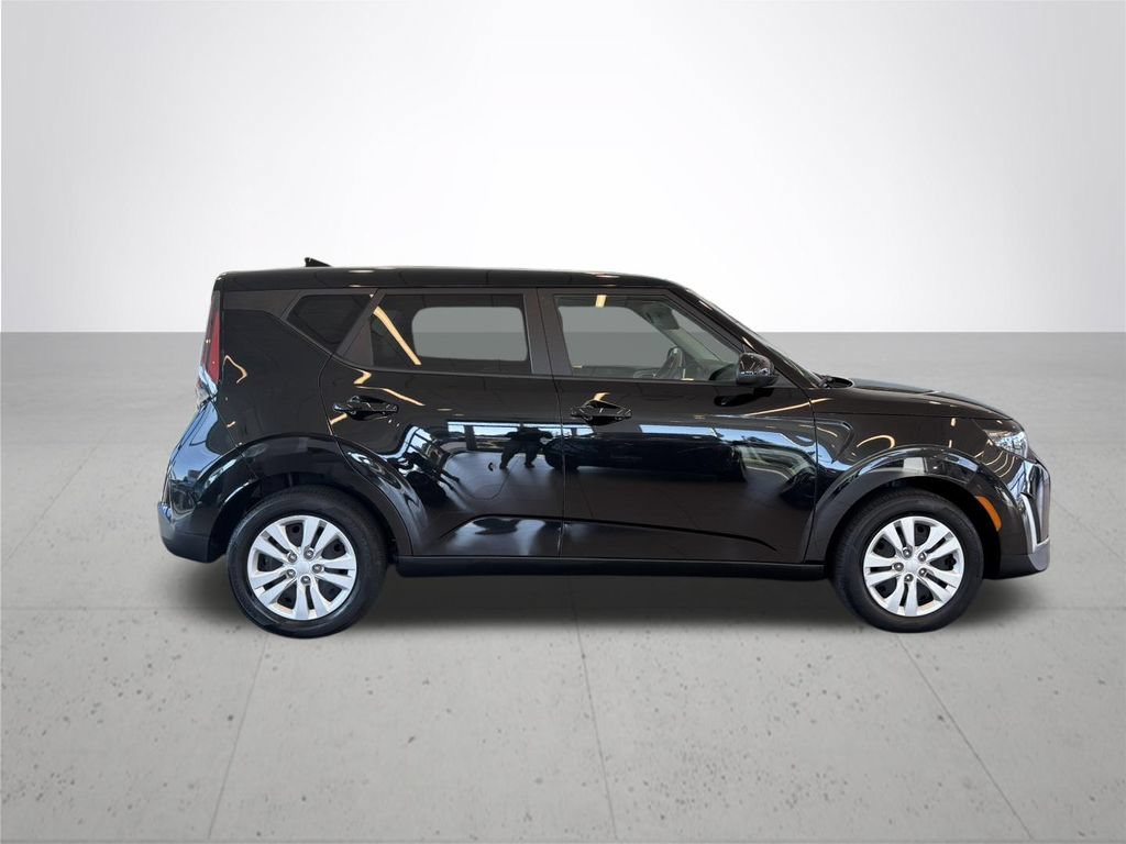 Used 2023 Kia Soul LX FWD image 6