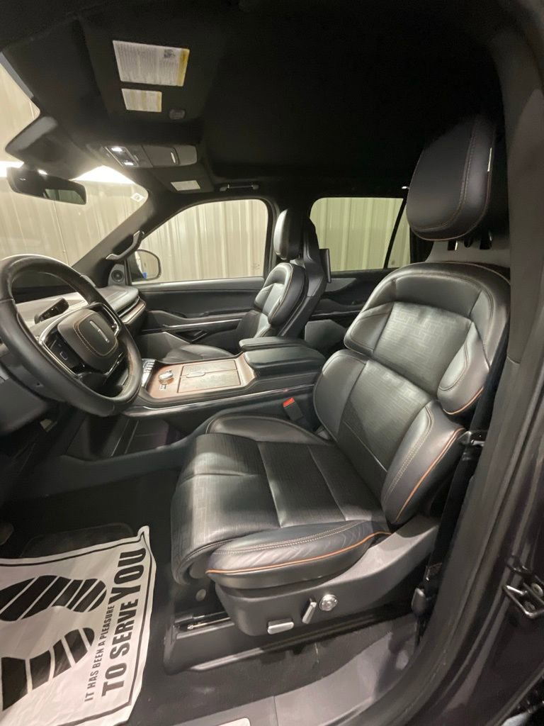 Used 2025 Lincoln Navigator Black Label image 10