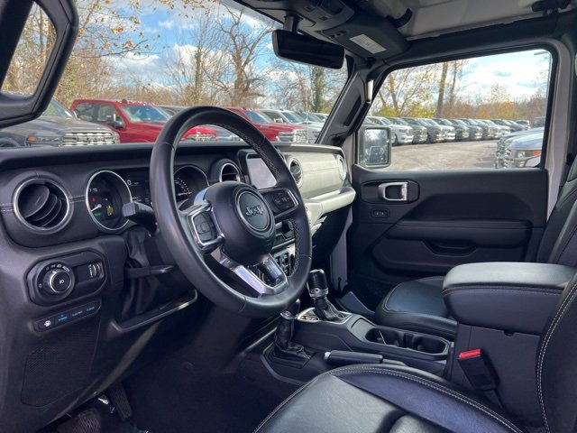 Used 2023 Jeep Wrangler Unlimited Sahara image 24