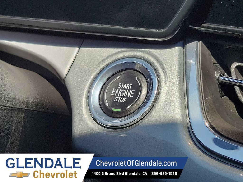 Certified 2025 Chevrolet Trax LT FWD image 33