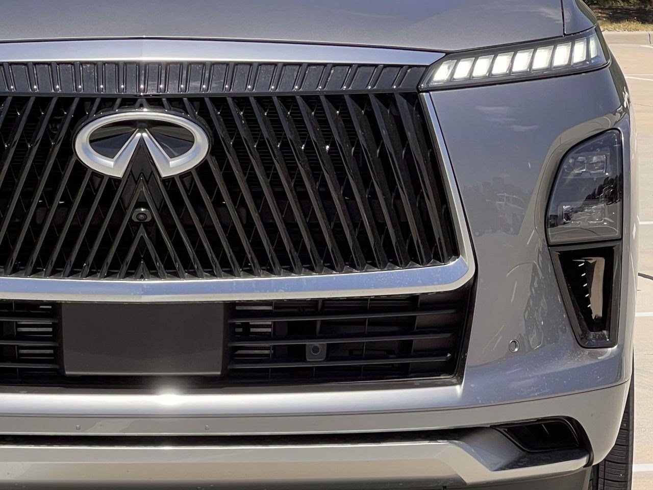 New 2027 INFINITI QX80 Luxe RWD image 8