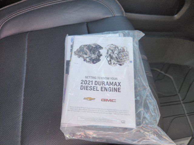 Used 2021 Chevrolet Silverado 1500 High Country w/ Technology Package image 17