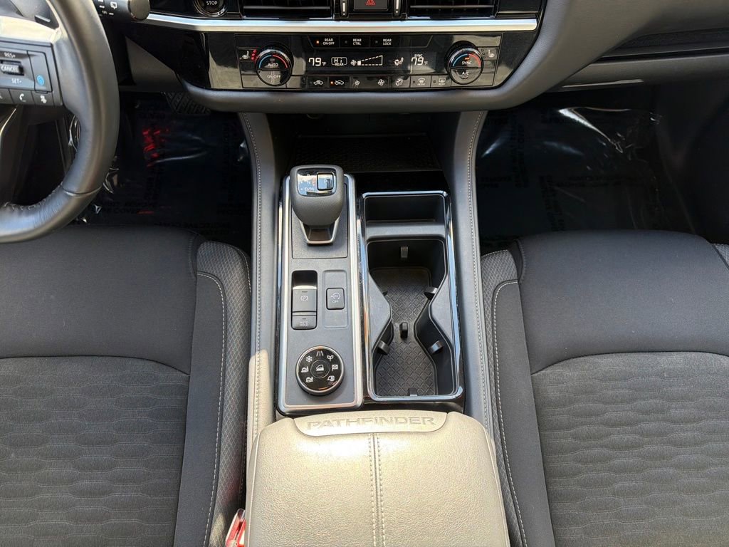 Used 2025 Nissan Pathfinder SV image 24