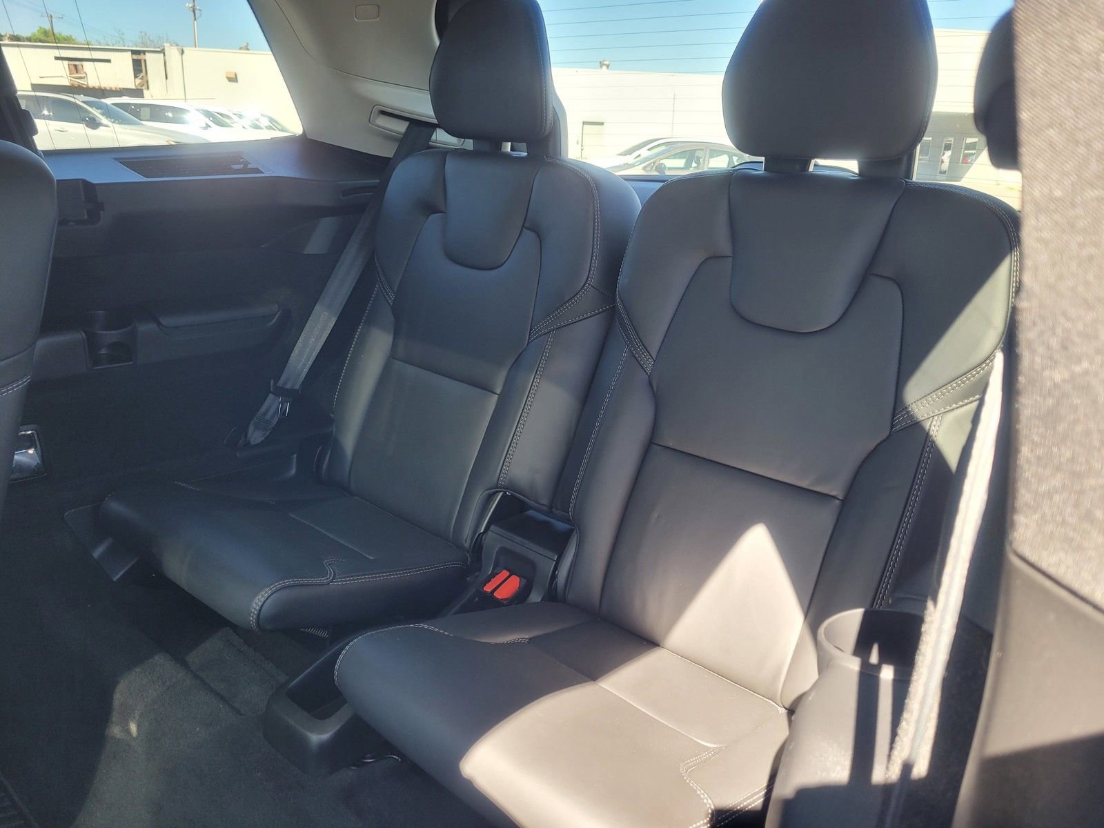 Certified 2023 Volvo XC90 T8 Ultimate w/ Protection Package Premier image 12