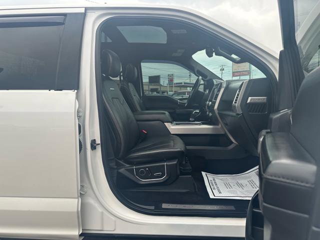 Used 2016 Ford F150 Platinum w/ Equipment Group 701A Luxury AWD/4WD image 18