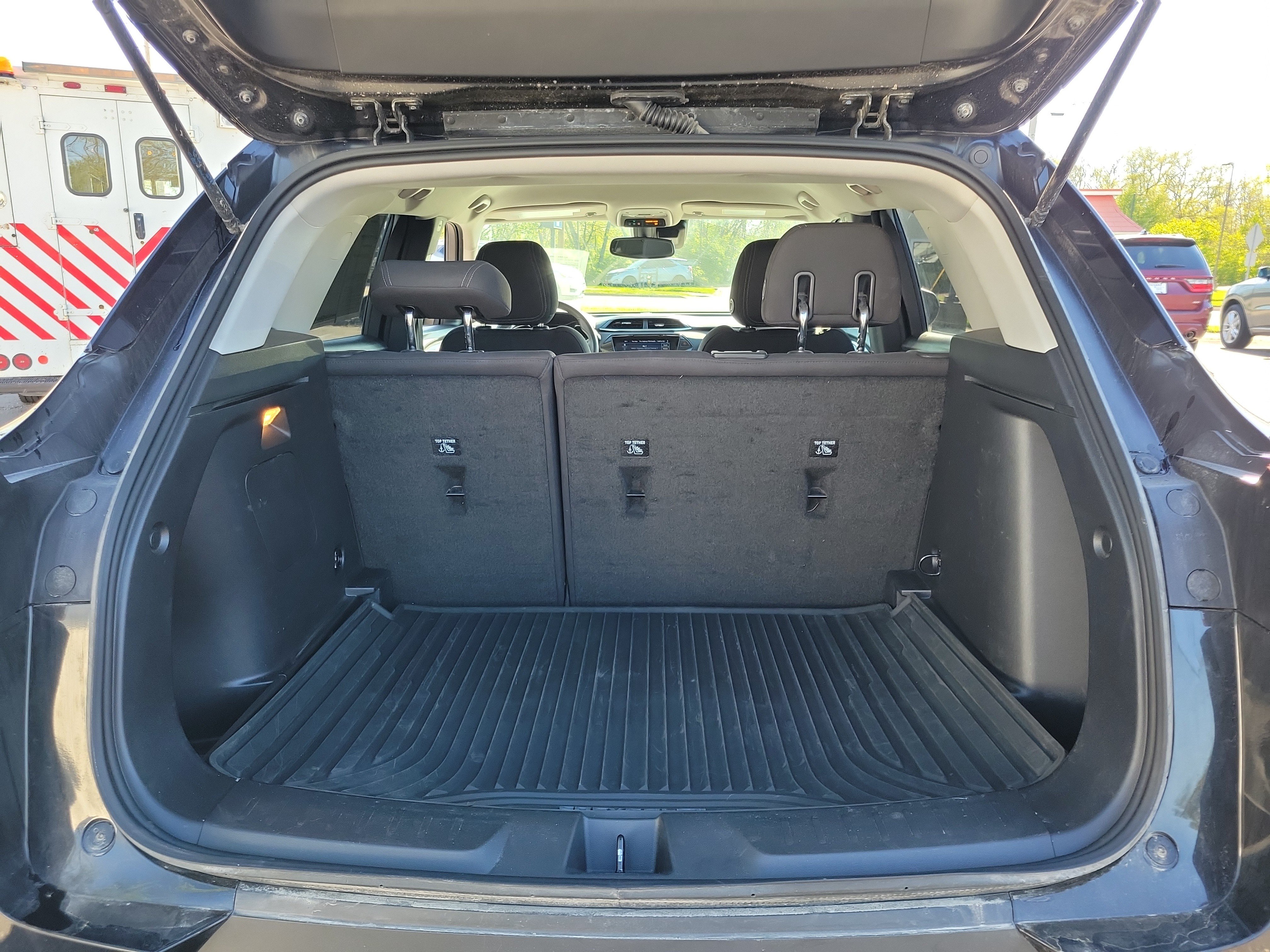 Used 2023 Chevrolet TrailBlazer LT w/ Convenience Package AWD/4WD image 8