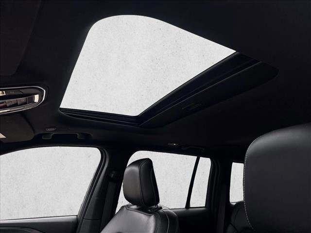 Used 2023 Jeep Grand Cherokee Altitude image 9