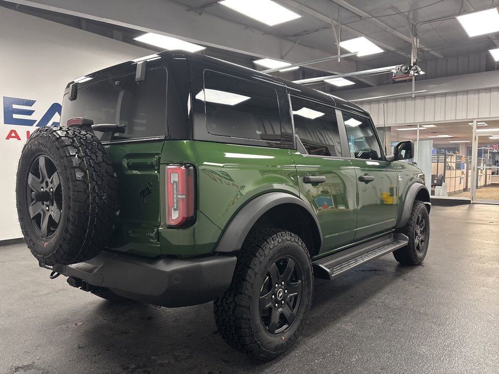 New 2025 Ford Bronco Outer Banks w/ Black Appearance Package image 13