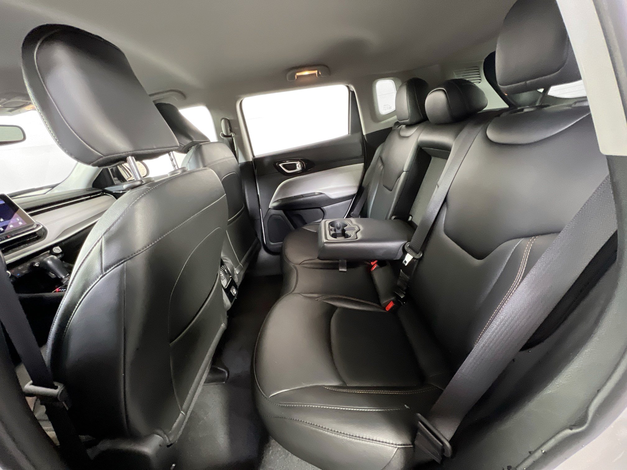 Used 2022 Jeep Compass Limited AWD/4WD image 23