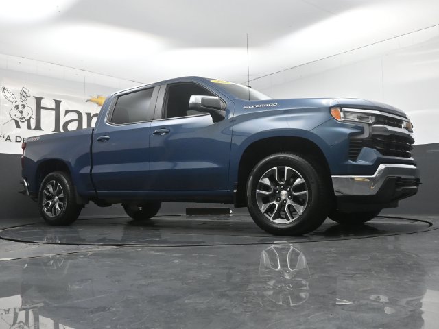 Used 2024 Chevrolet Silverado 1500 LT AWD/4WD image 2