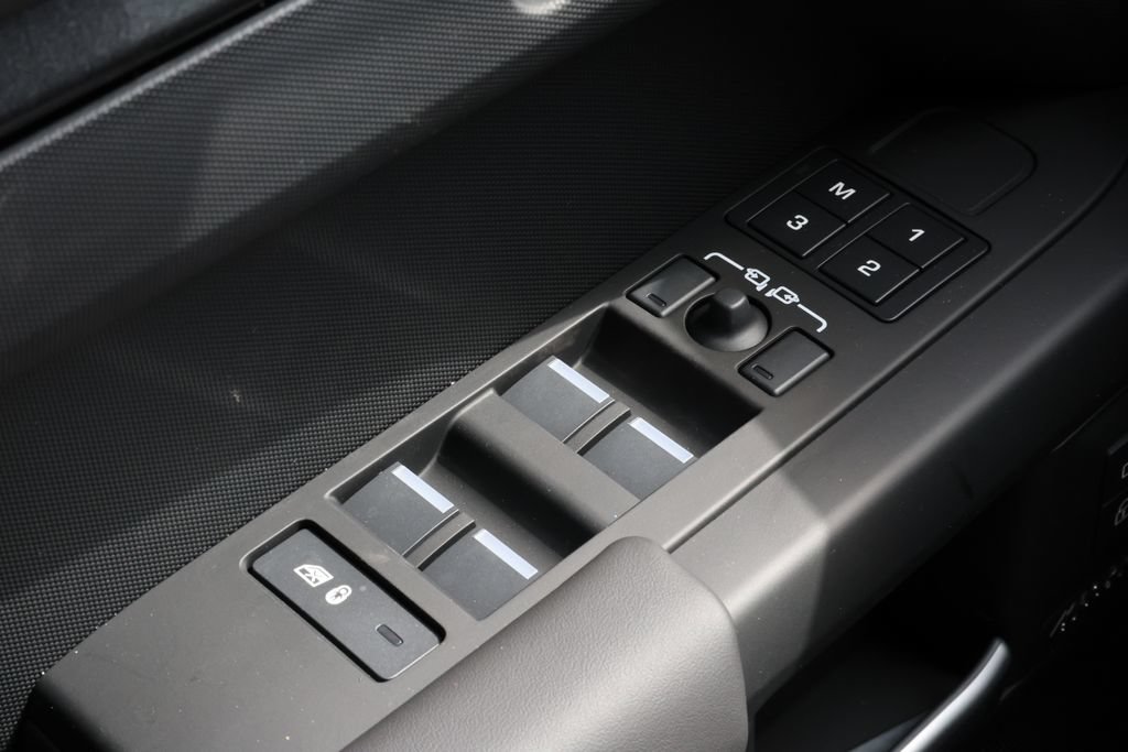New 2026 Land Rover Defender 110 X-Dynamic SE AWD/4WD image 15