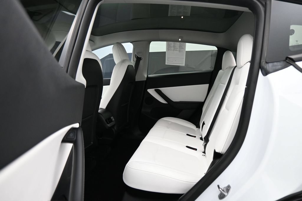 Used 2022 Tesla Model Y Performance AWD/4WD image 15