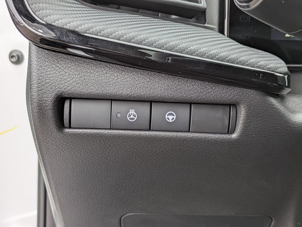 Used 2026 Nissan Kicks SR w/ SR Premium Package AWD/4WD image 19
