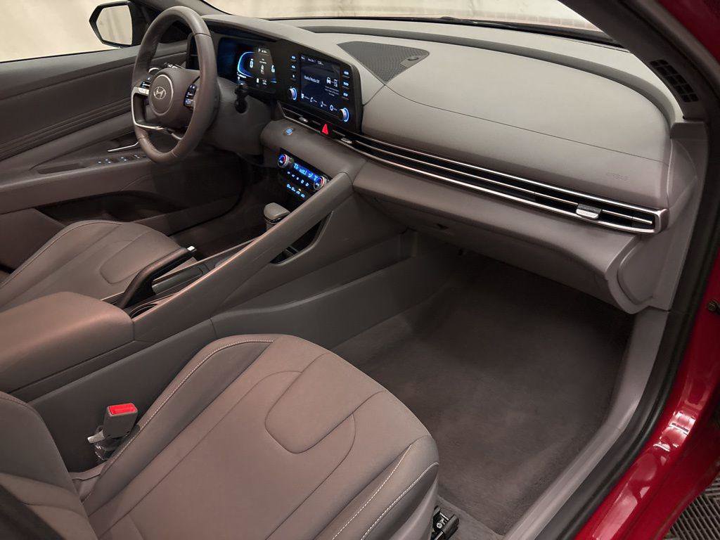 New 2025 Hyundai Elantra Sport image 23