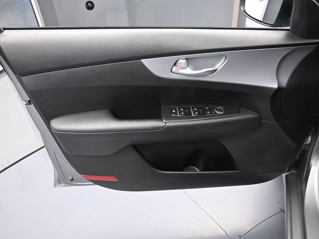 Used 2023 Kia Forte LXS image 12