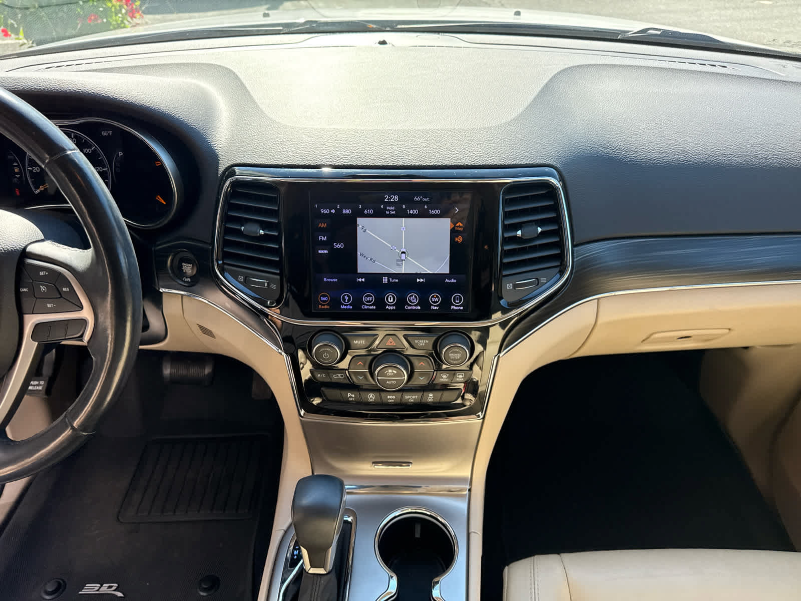 Used 2019 Jeep Grand Cherokee Limited w/ Trailer Tow Group IV AWD/4WD image 24
