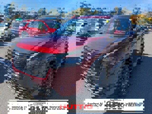 New 2025 Nissan Pathfinder SV w/ SV Premium Package