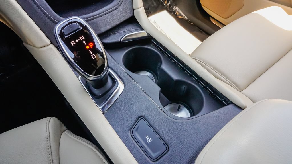Used 2019 Cadillac XT5 FWD image 16