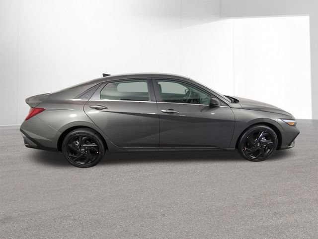 New 2026 Hyundai Elantra SEL Sport Premium FWD image 38