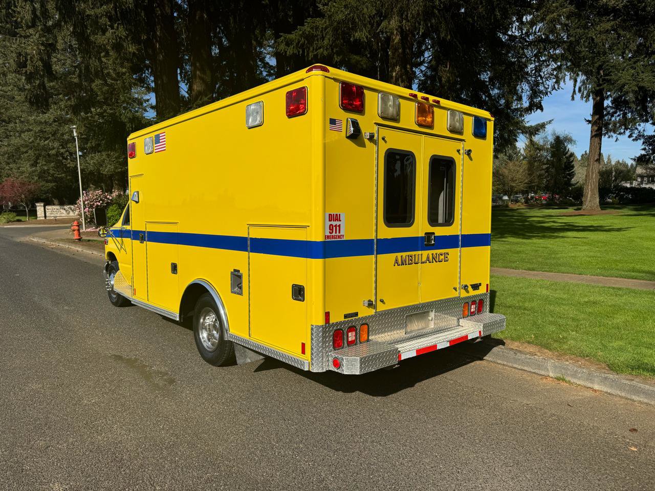 Used 1997 Ford E-350 and Econoline 350 image 3