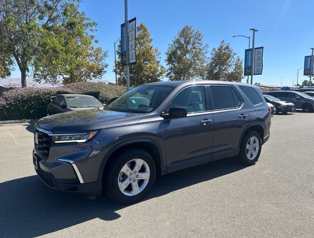 Used 2023 Honda Pilot LX image 5