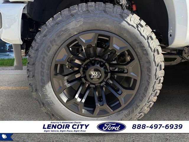 New 2026 Ford F250 Lariat w/ Black Appearance Package image 9