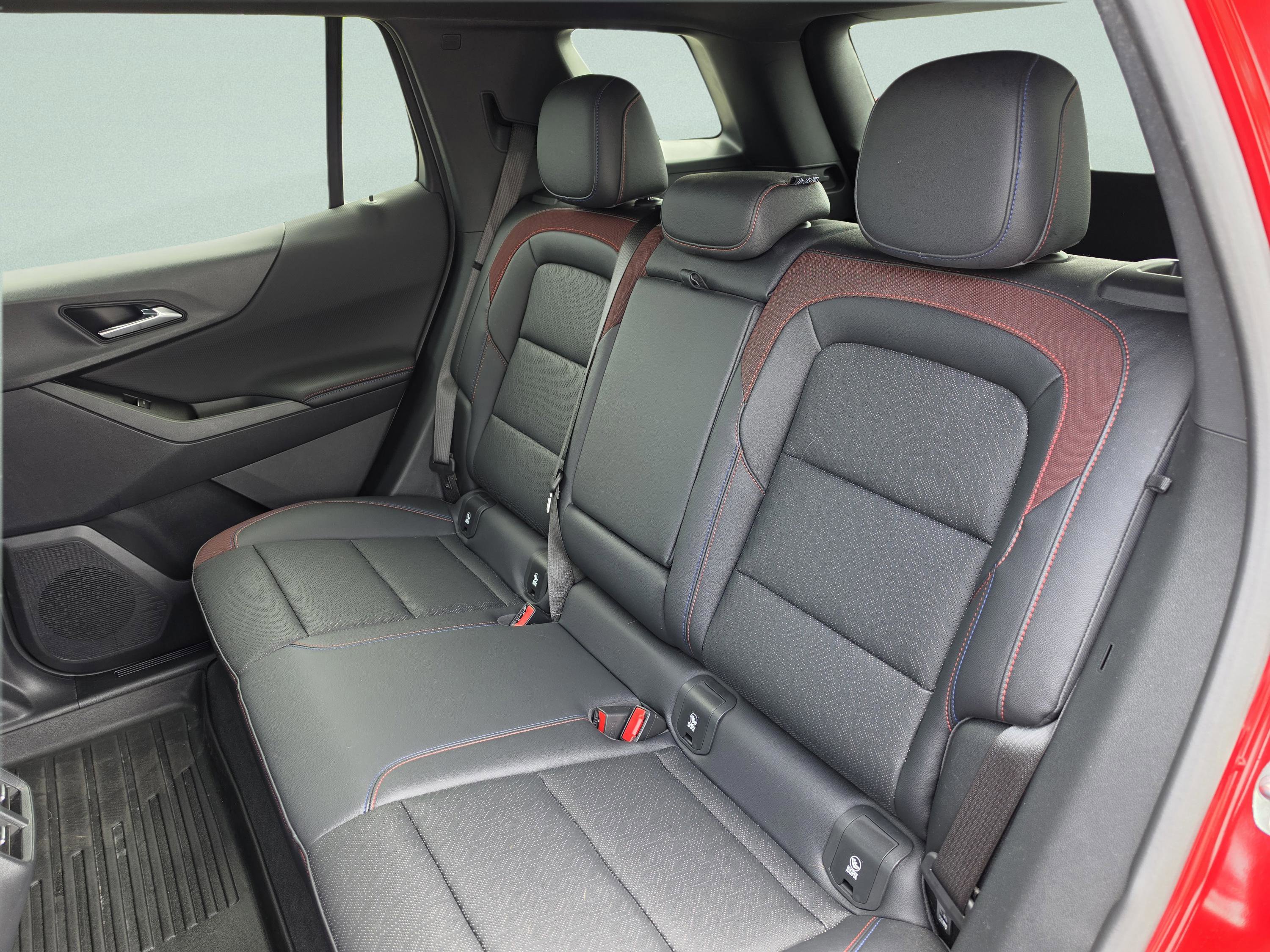 Used 2025 Chevrolet Equinox RS w/ Safety and Technology Package AWD/4WD image 16