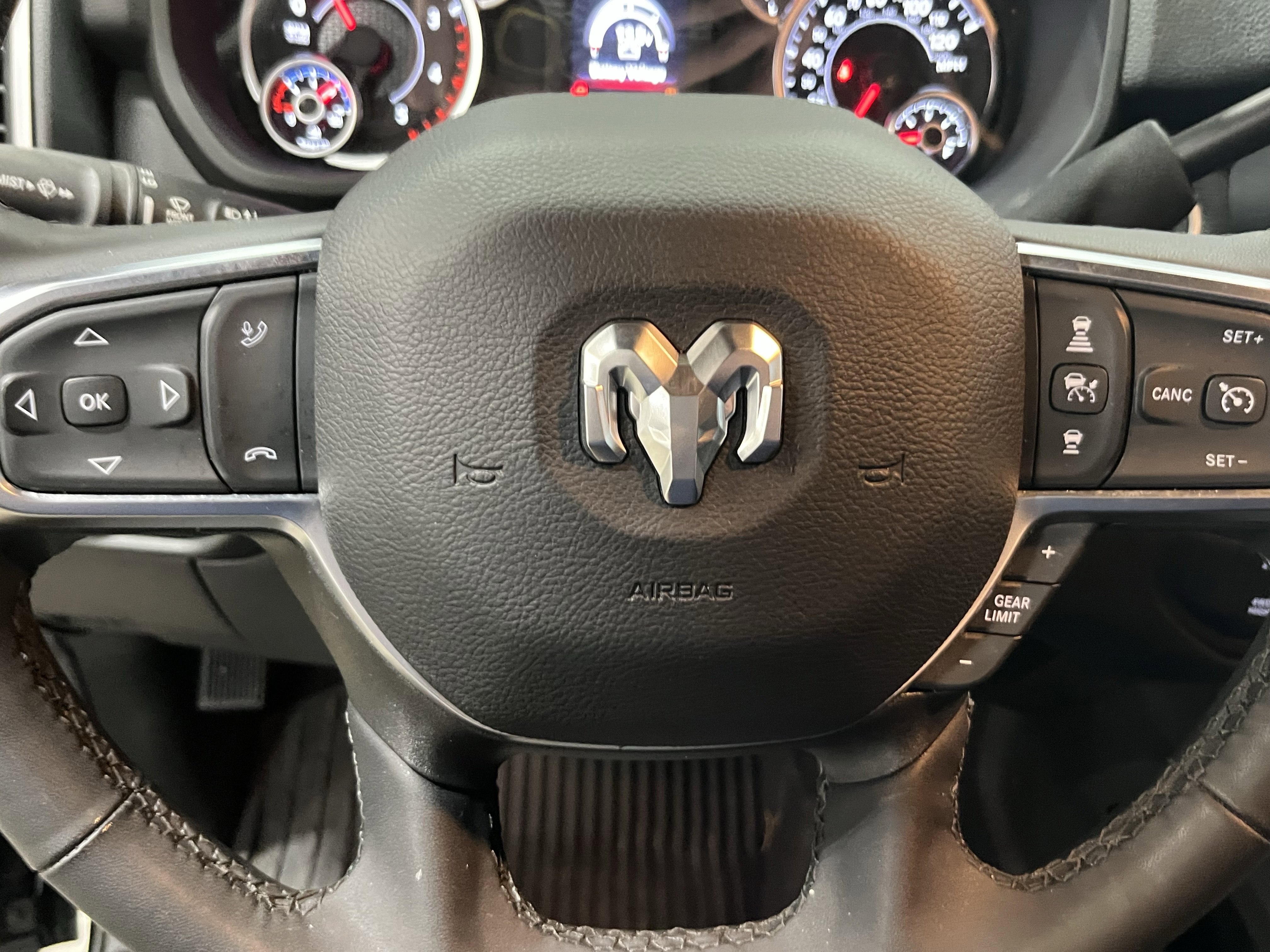 Used 2025 RAM 3500 Big Horn AWD/4WD image 20
