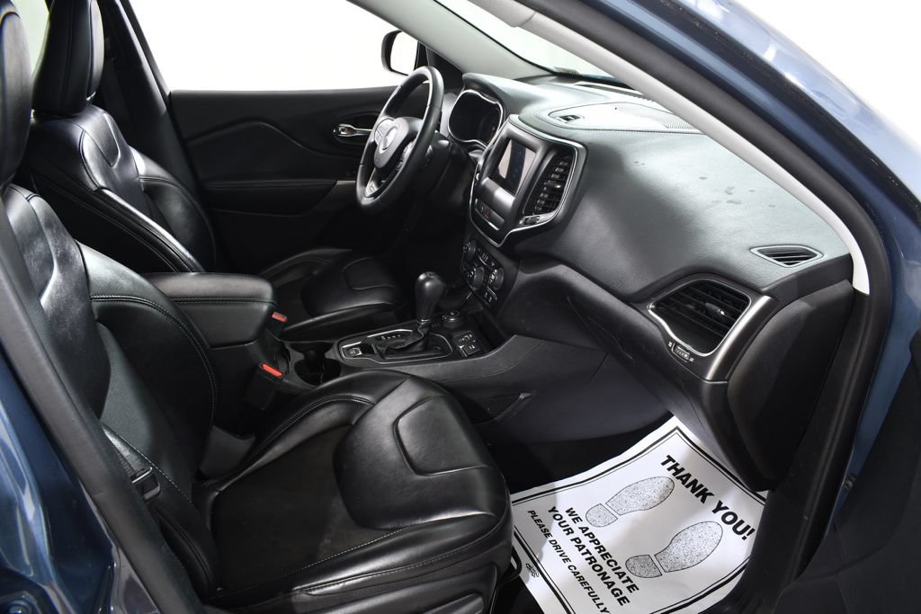 Used 2020 Jeep Cherokee Latitude Plus AWD/4WD image 10