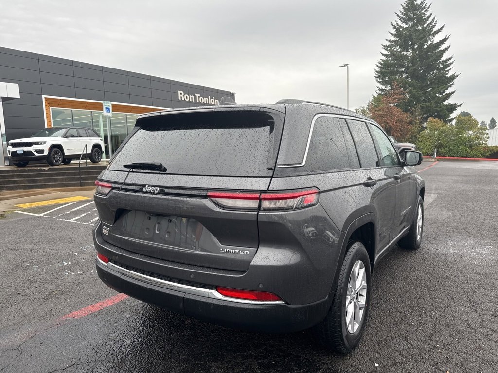 Used 2022 Jeep Grand Cherokee Limited image 7