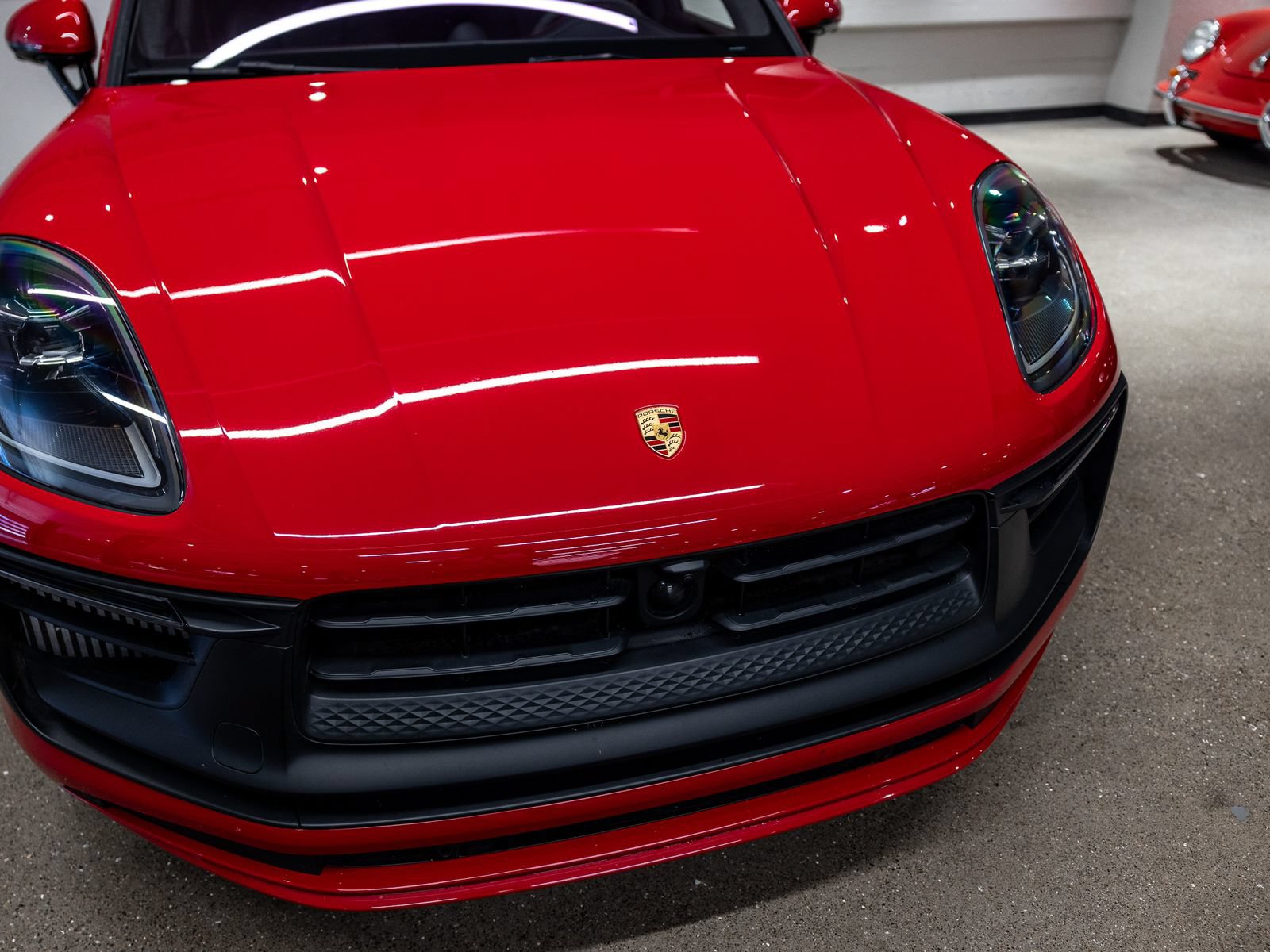 Certified 2024 Porsche Macan GTS AWD/4WD image 13