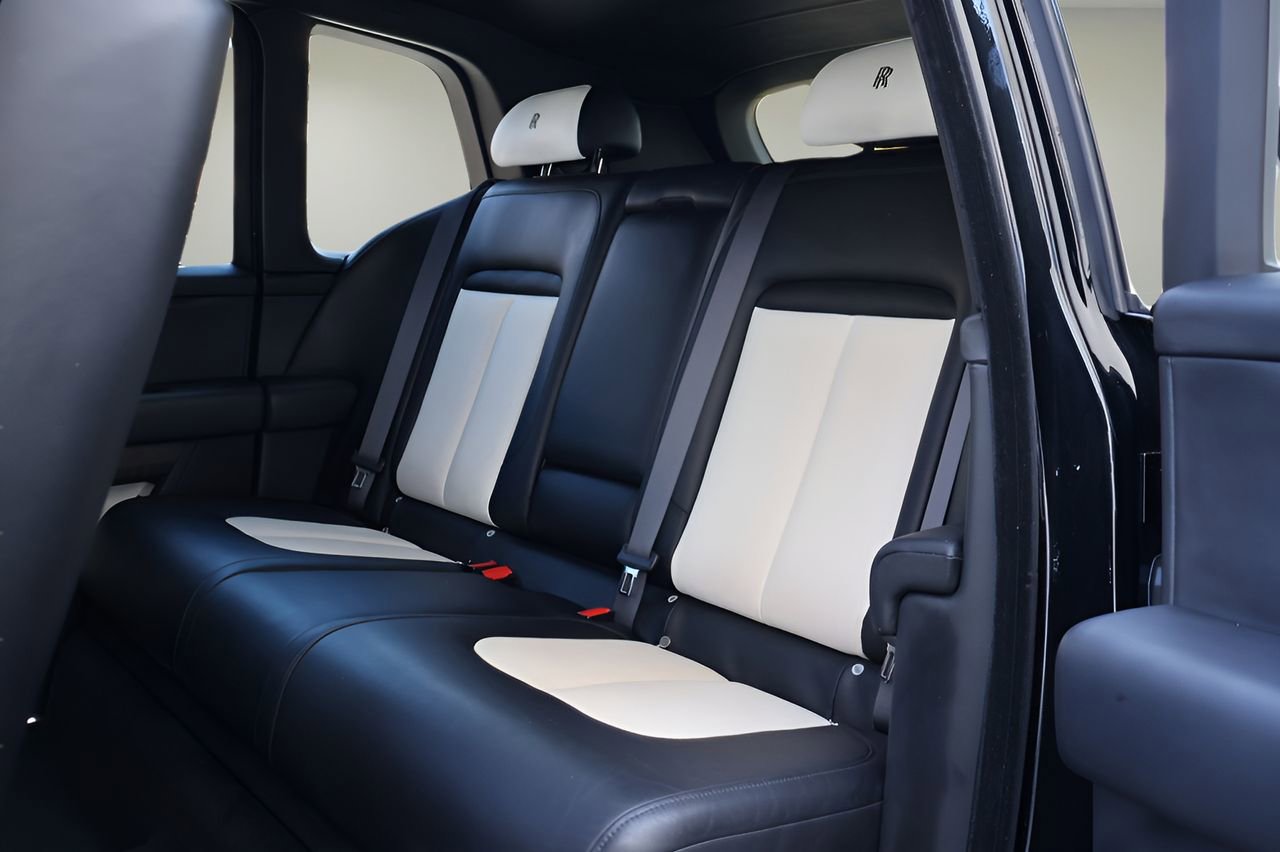 Certified 2022 Rolls-Royce Cullinan AWD/4WD image 14