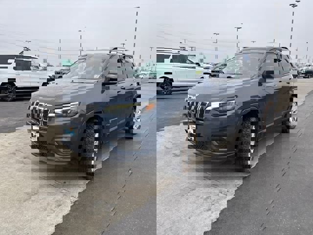 Used 2021 Jeep Cherokee Latitude w/ Mopar Interior Package image 7