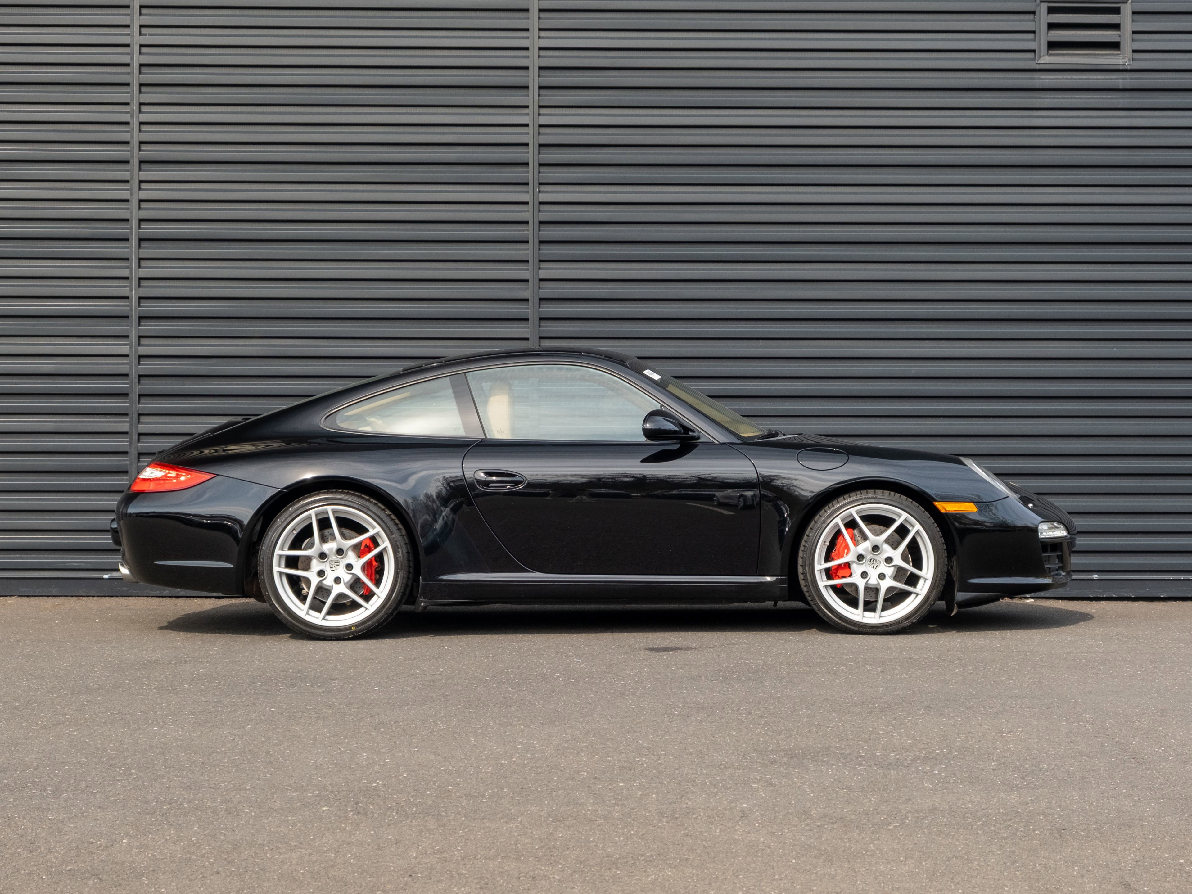 Used 2009 Porsche 911 Carrera S image 9