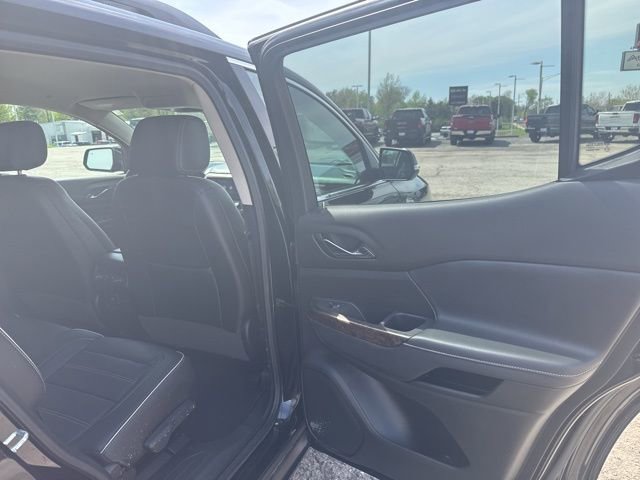 Used 2020 GMC Acadia Denali w/ Trailering Package image 12