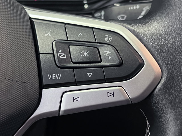 Certified 2025 Volkswagen Taos S FWD image 21